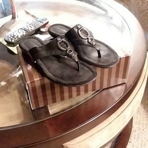 Bandolino b flexible black sandals 7.5